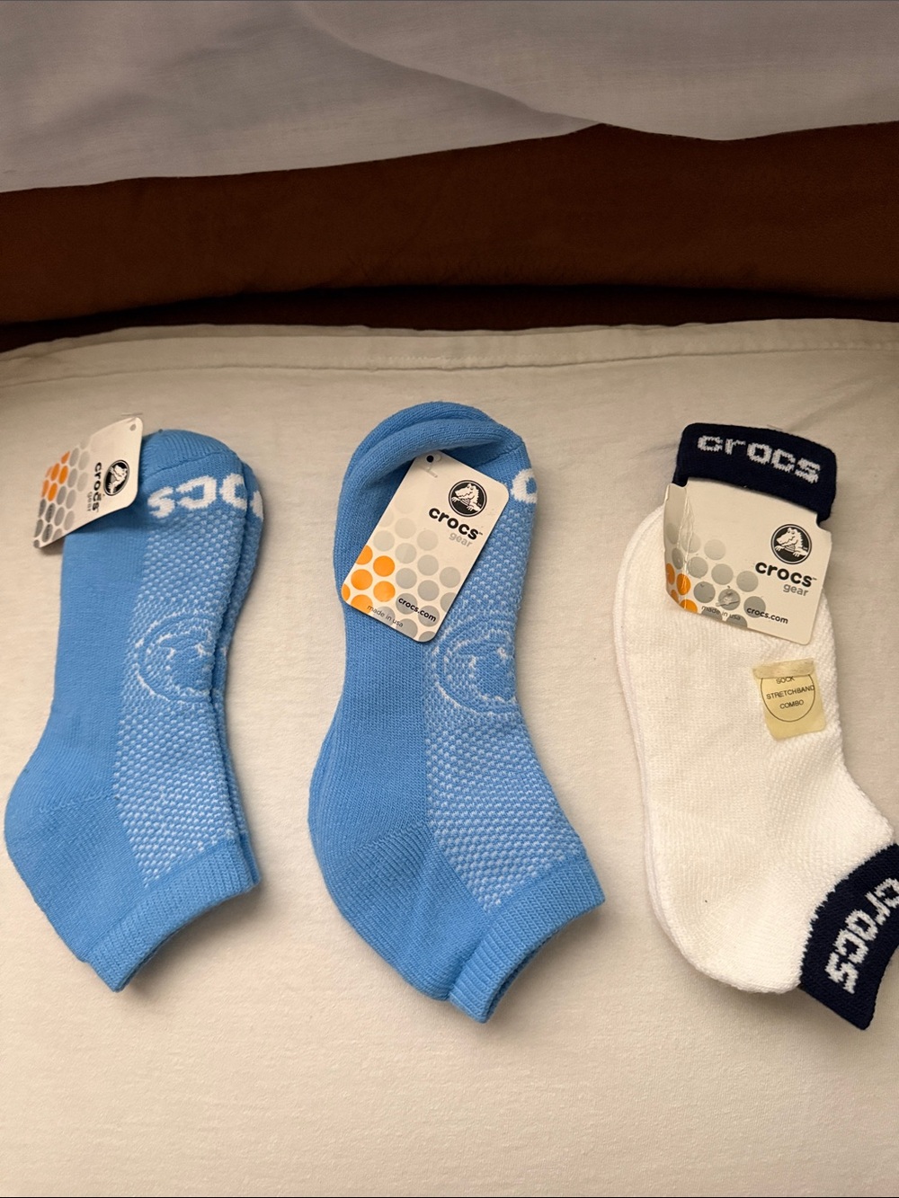 (3) pairs womens crocs socks blue & white  Size 9-11